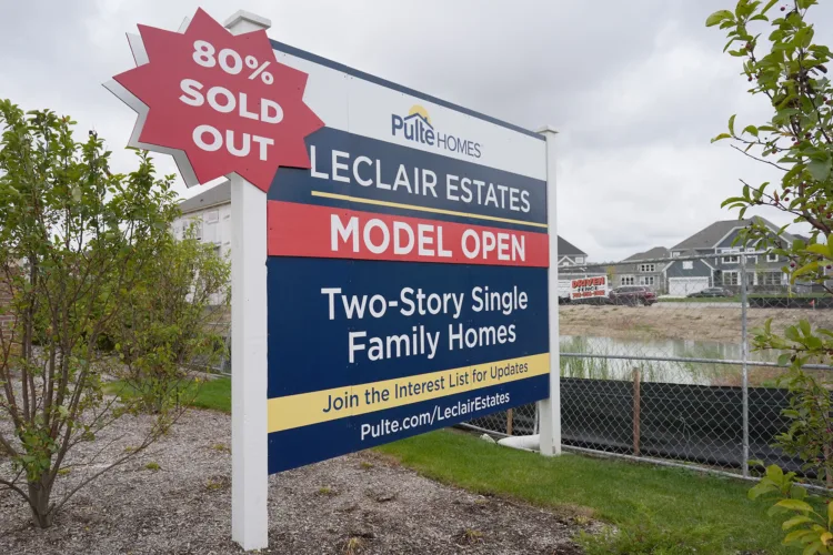 Mortgage rate dips to 7.24%, lowest level in over a month